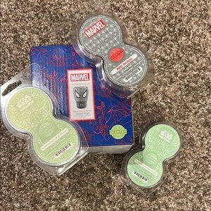 Marvel and Star Wars Scentsy plug in fan with scents